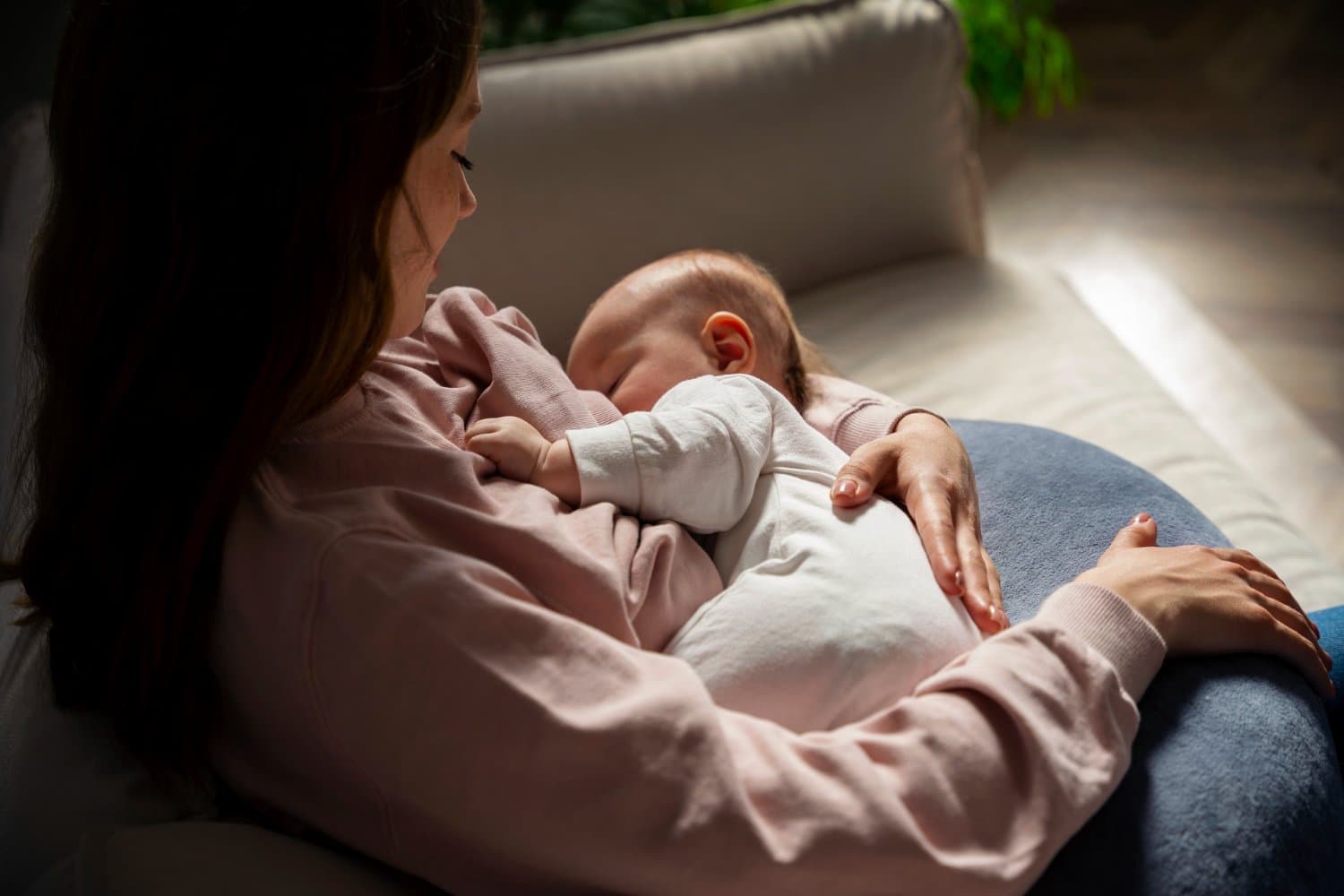 Bayi Sering Bangun Malam? Ini Peran Asam Lemak ASI untuk Tidur Lebih Nyenyak