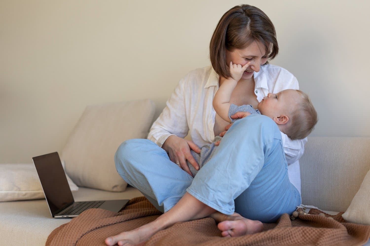 5 Tips Self-Care Agar Ibu Menyusui Anti Burnout