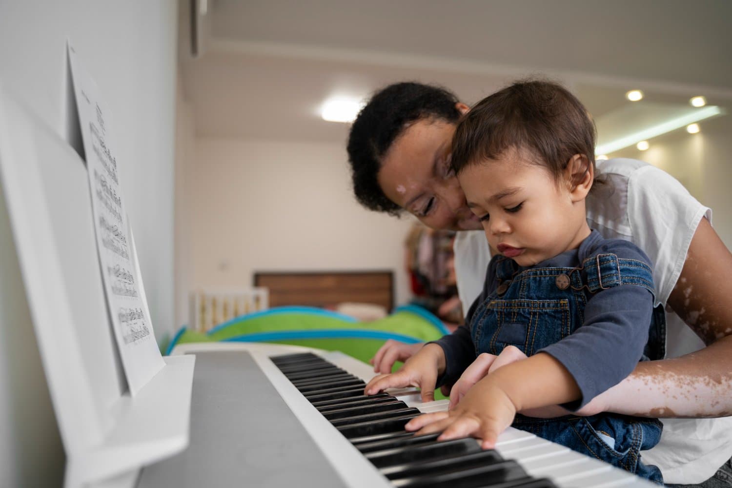 5 Manfaat Musik untuk Bayi yang Wajib Mommy Tahu