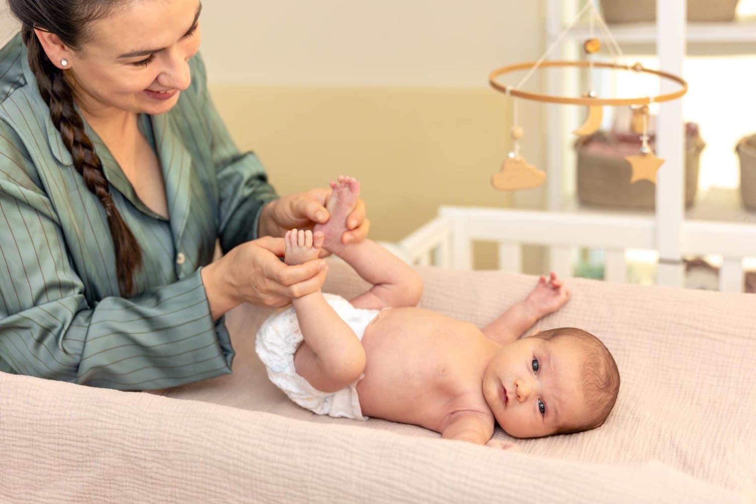 Warna BAB Bayi Bisa Jadi Tanda Kesehatan, Mommy Wajib Tahu!