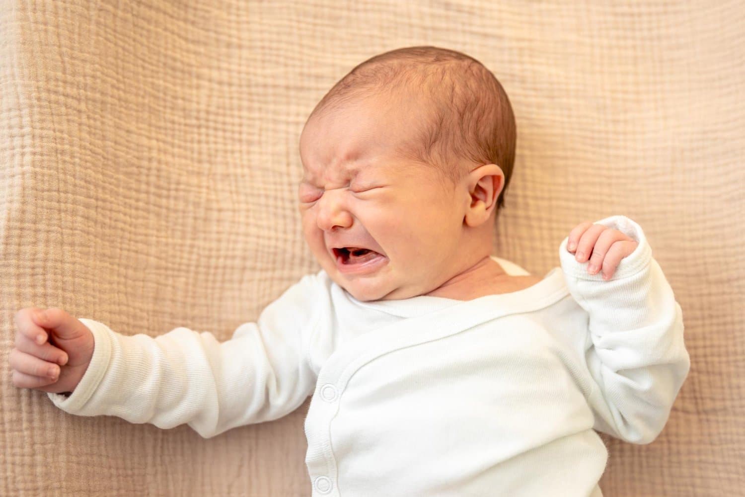 7 Cara Alami Atasi Batuk Bayi Tanpa Obat, Bantu Napas si Kecil Lebih Lega