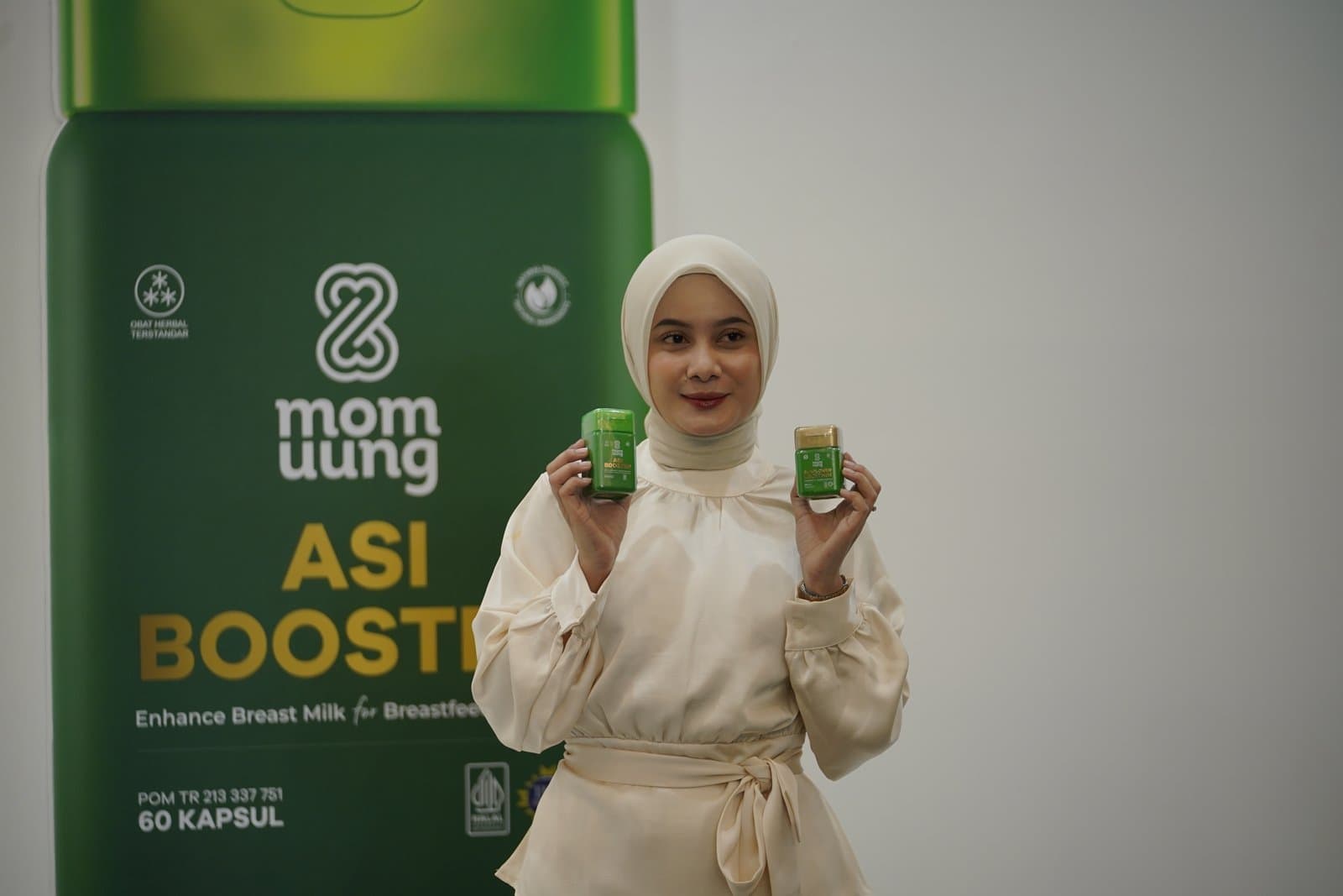 Produksi ASI Menurun? Yuk Kenalan dengan ASI Booster OHT Mom Uung